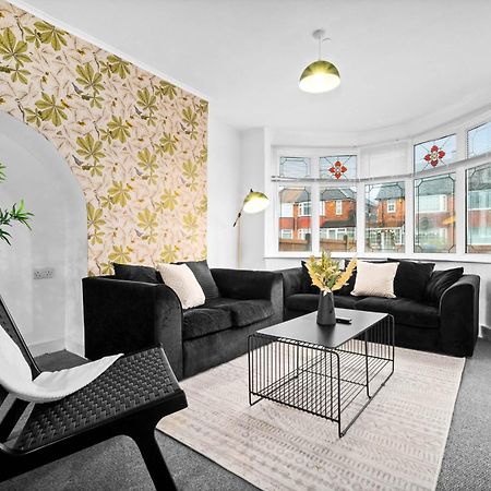 Stylish 3 Bedroom House - Parking - Garden - Great Barr - Netflix - Top Rated -121J Birmingham Exterior photo