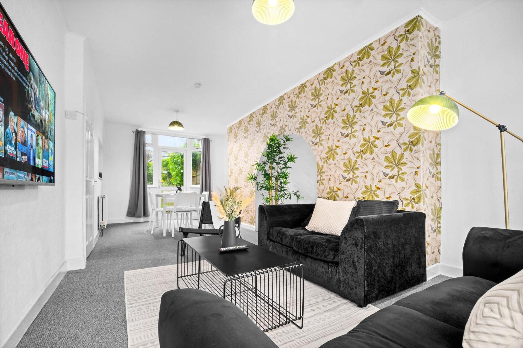 Stylish 3 Bedroom House - Parking - Garden - Great Barr - Netflix - Top Rated -121J Birmingham Exterior photo